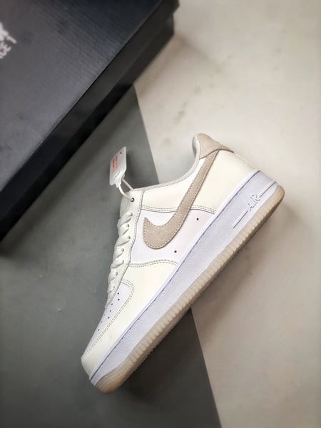 Air Force 1 '07 Low Branco Creme - Vista 8