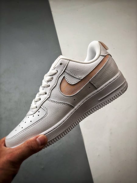 Air Force 1 '07 Low Branco e Rosa Graffiti - Vista 5