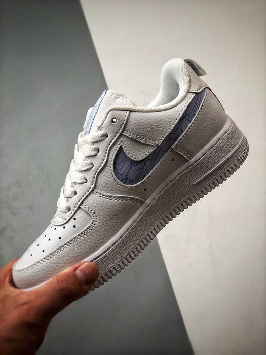 Air Force 1 '07 Low Branco e Roxo com Gancho Grafite - Vista 5