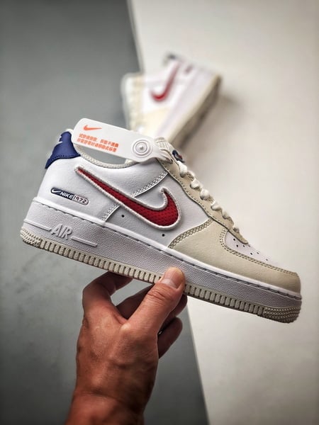 Air Force 1 '07 Low Branco, Vermelho e Azul - Vista 7