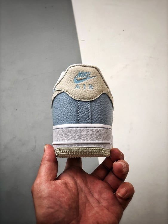 Air Force 1 '07 Low Branco, Azul e Cinza - Vista 3