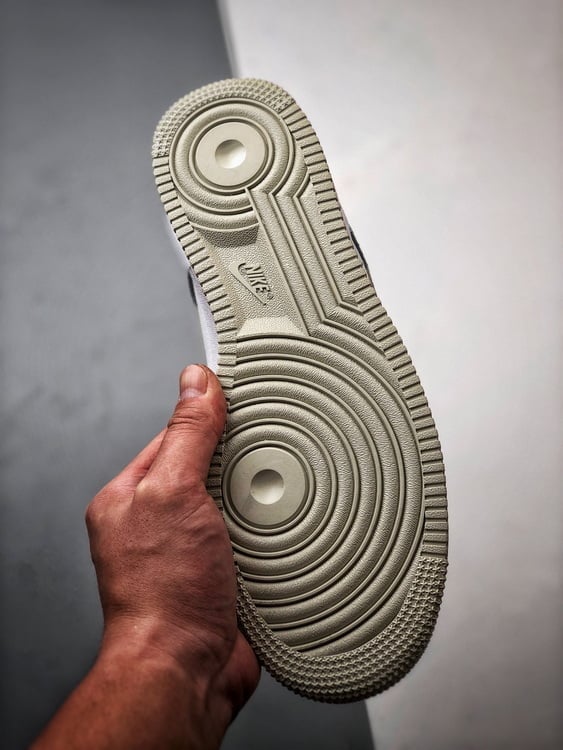 Air Force 1 '07 Low Branco, Azul e Cinza - Vista 4