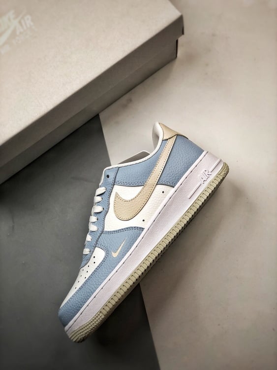 Air Force 1 '07 Low Branco, Azul e Cinza - Vista 8