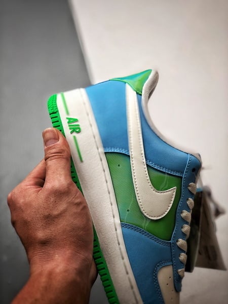 Air Force 1 '07 Low Branco, Azul e Verde - Vista 2