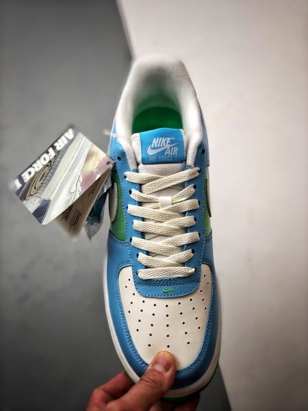 Air Force 1 '07 Low Branco, Azul e Verde - Vista 9