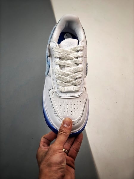 Air Force 1 07 Low Branco Azul Camurca - Vista 9
