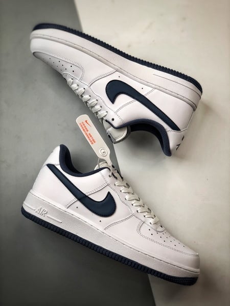 Air Force 1 '07 Low Branco e Azul Escuro - Vista 6