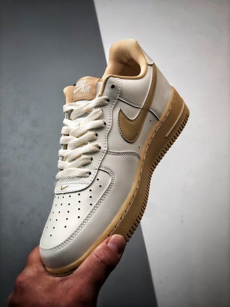 Air Force 1 '07 Low Branco e Marrom - Vista 5