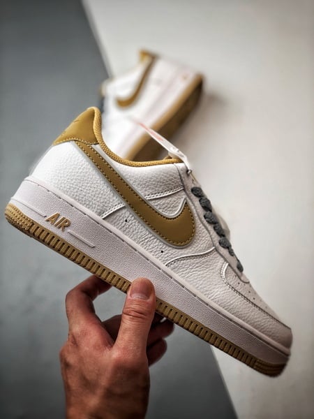 Air Force 1 '07 Low Branco e Amarelo Reflexivo - Vista 7