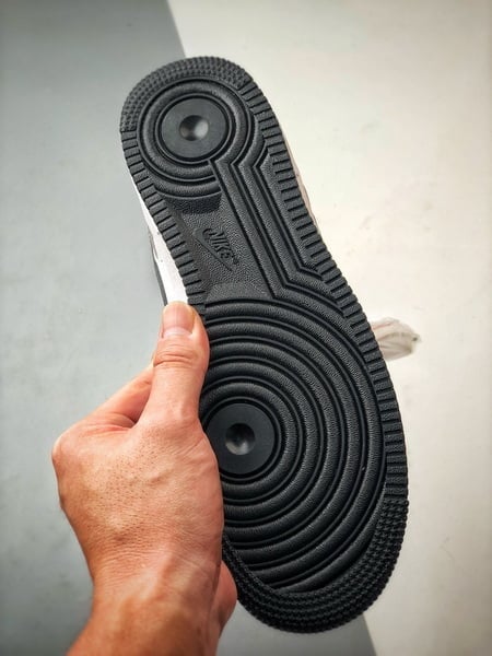 Air Force 1 '07 Low Branco e Preto Reflexivo - Vista 4