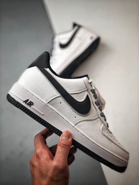 Air Force 1 '07 Low Branco e Preto Reflexivo - Vista 7