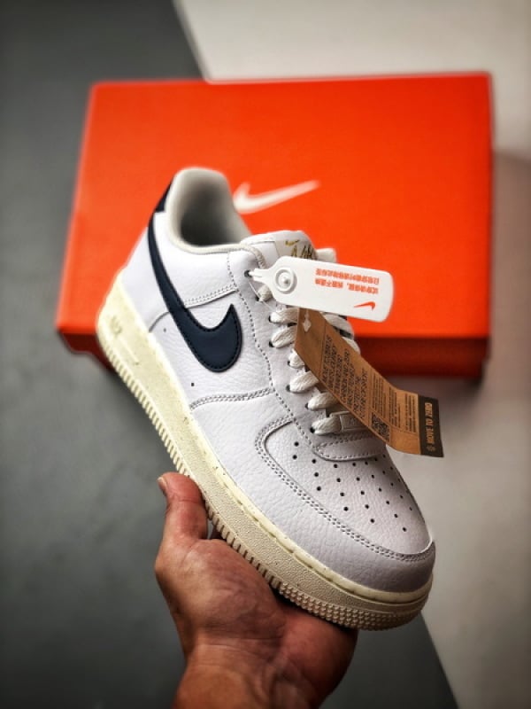 Air Force 1 '07 Low Branco e Preto - Vista 1