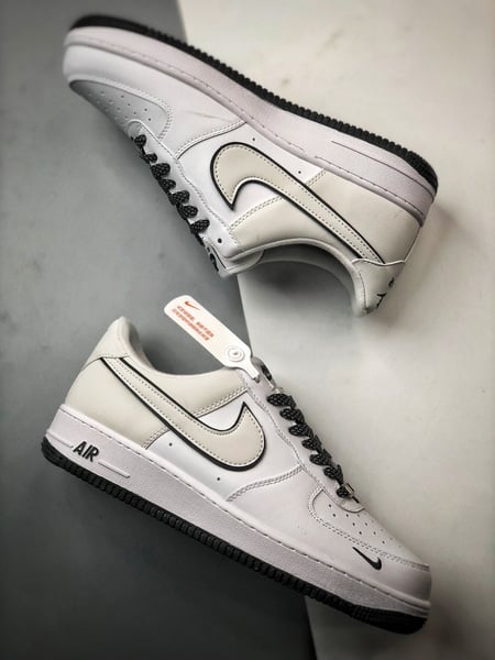 Air Force 1 '07 Low Branco e Preto 3M Reflexo - Vista 6