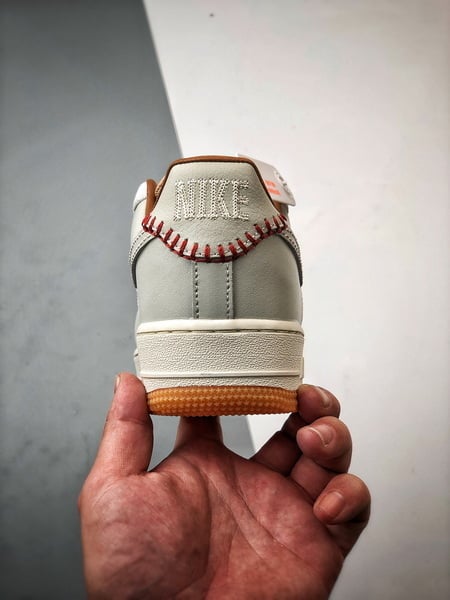 Air Force 1 '07 Low Creme e Caqui - Vista 3