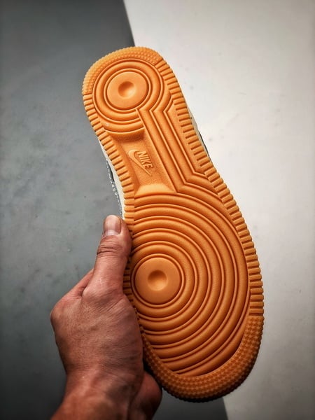 Air Force 1 '07 Low Creme e Caqui - Vista 4