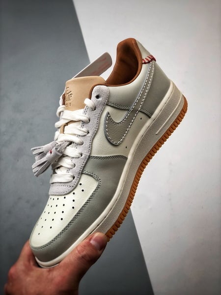 Air Force 1 '07 Low Creme e Caqui - Vista 5