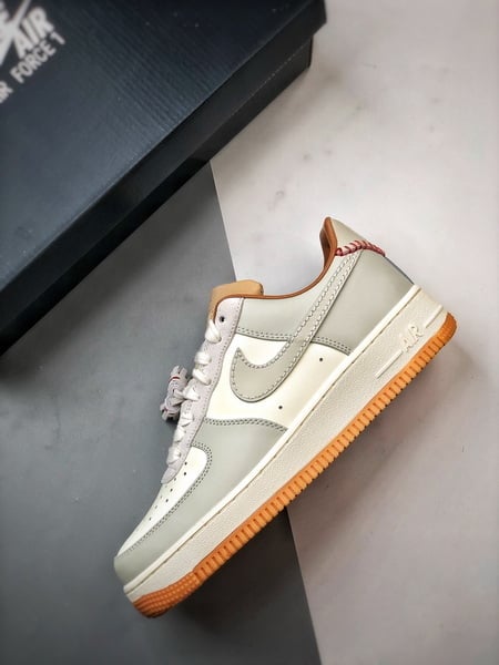 Air Force 1 '07 Low Creme e Caqui - Vista 8
