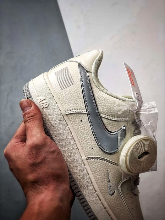 Air Force 1 Low Cinza Menta com Estrelas - Vista 2