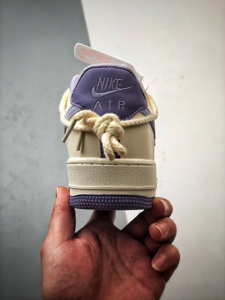Air Force 1 '07 Low Bege, Roxo e Cordão - Vista 3