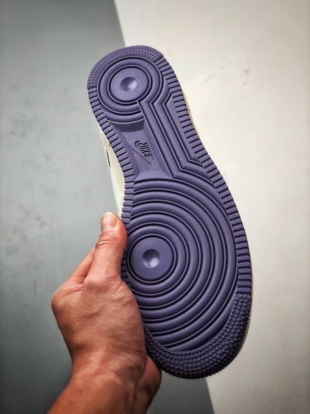 Air Force 1 '07 Low Bege, Roxo e Cordão - Vista 4