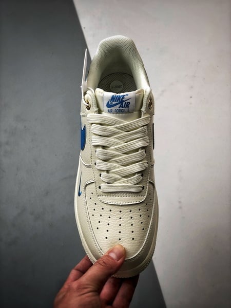 Air Force 1 '07 Low Creme e Azul - Vista 9