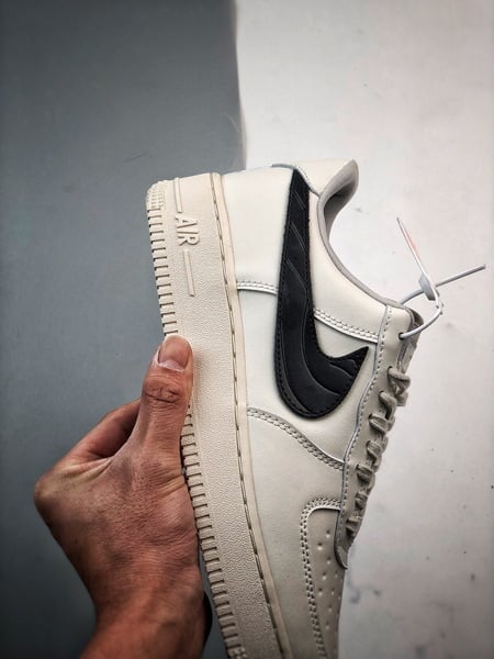 Air Force 1 '07 Low Marfim e Preto - Vista 2