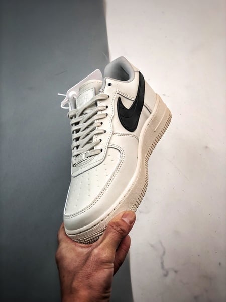 Air Force 1 '07 Low Marfim e Preto - Vista 5