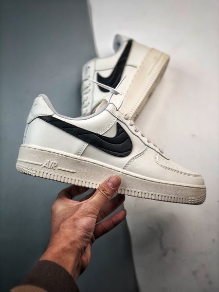 Air Force 1 '07 Low Marfim e Preto - Vista 7