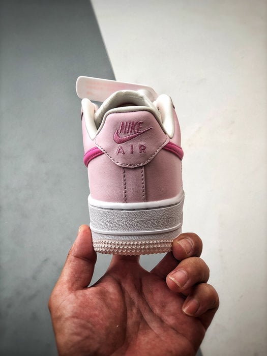 Air Force 1 '07 Low Rosa e Branco - Vista 3