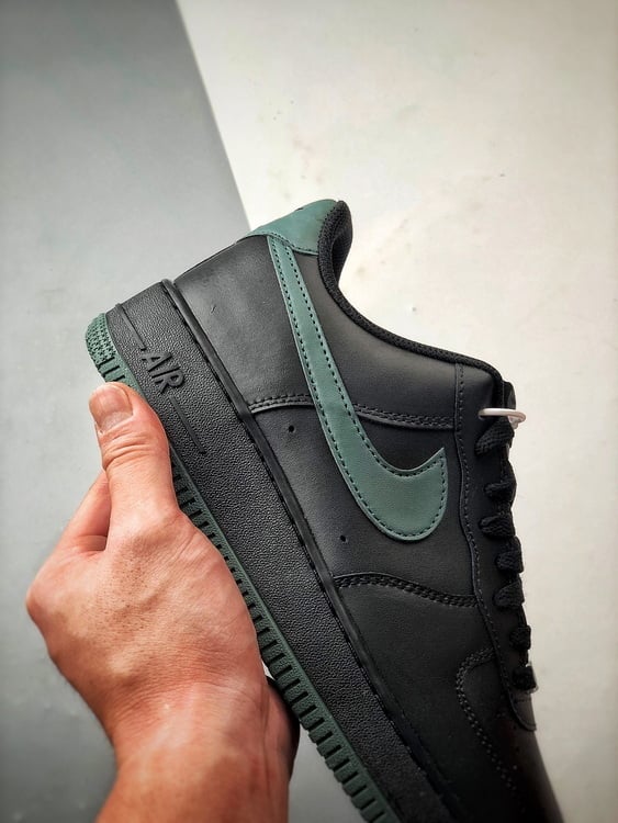 Nike Air Force 1 Low Preto e Verde Escuro - Vista 2
