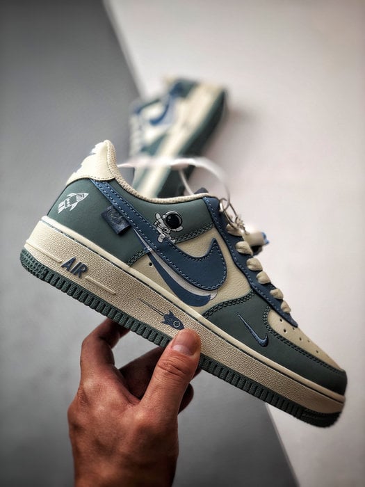 Air Force 1 '07 Low Astronaut Cinza Claro e Azul - Vista 7
