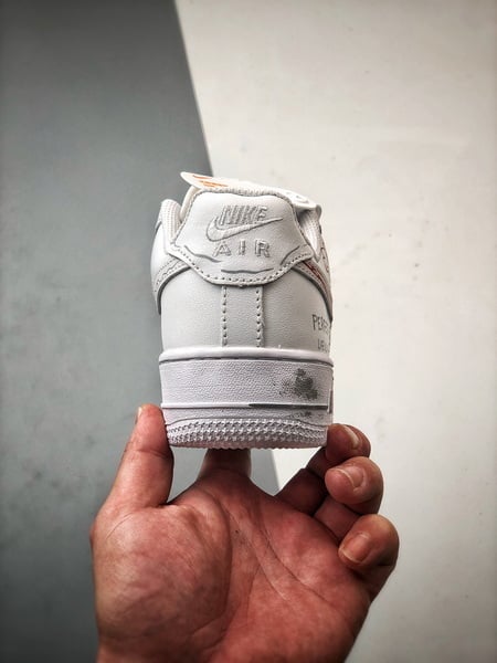 Air Force 1 '07 Low Arte Graffiti Branco e Vermelho - Vista 3