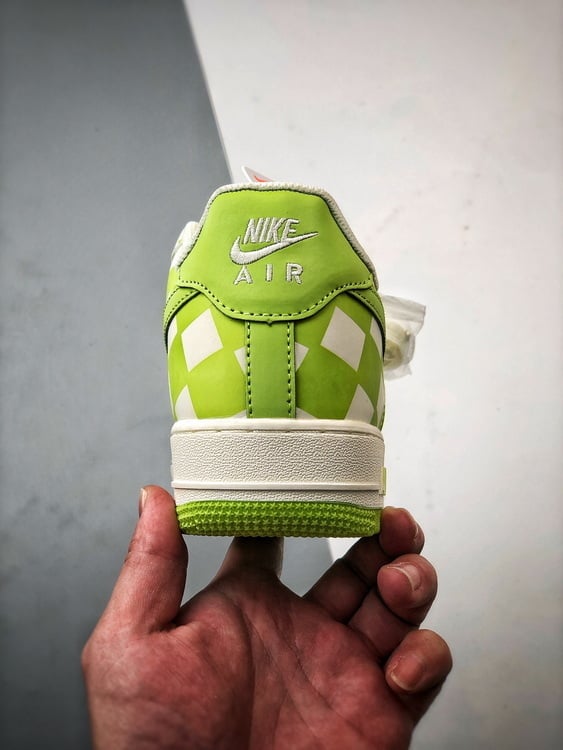 Air Force 1 '07 Low Verde Maçã Xadrez - Vista 3
