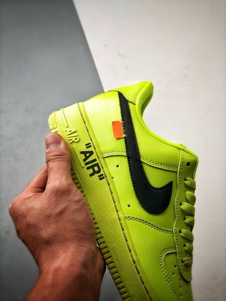 Air Force 1 '07 Low Verde Neon e Preto - Vista 2