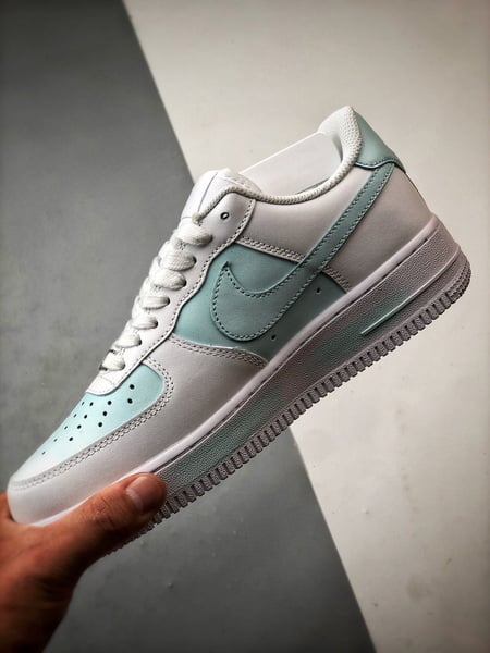 Air Force 1 '07 Low Céu Azul e Branco - Vista 5