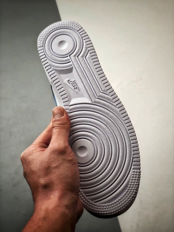 Air Force 1 '07 Low Azul e Branco - Vista 4