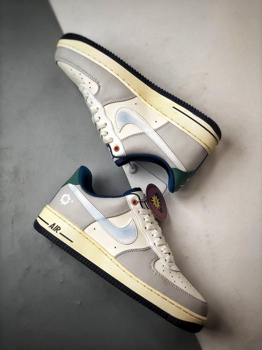 Air Force 1 Low Juvenil Cinza e Branco - Vista 6