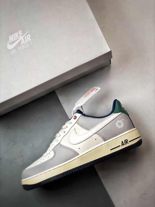 Air Force 1 Low Juvenil Cinza e Branco - Vista 8