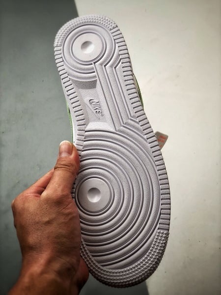 Air Force 1 '07 Low Verde Maçã Spray - Vista 4