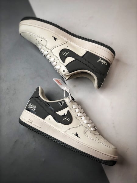 Air Force 1 '07 Low Tema Tubarão Branco e Cinzento - Vista 6