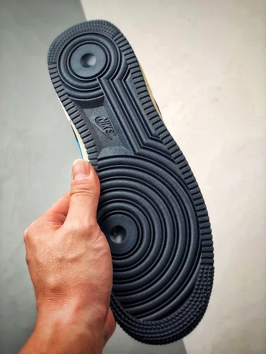 Air Force 1 Low Preto Obsidiana - Vista 4