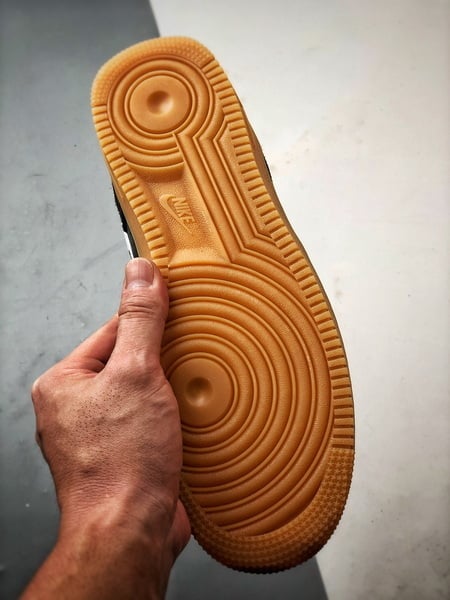 Air Force 1 '07 Low Branco e Preto Sola Natural - Vista 4