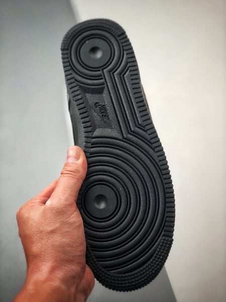 Air Force 1 '07 Low Preto e Branco Desconstruído com Cadarços - Vista 5