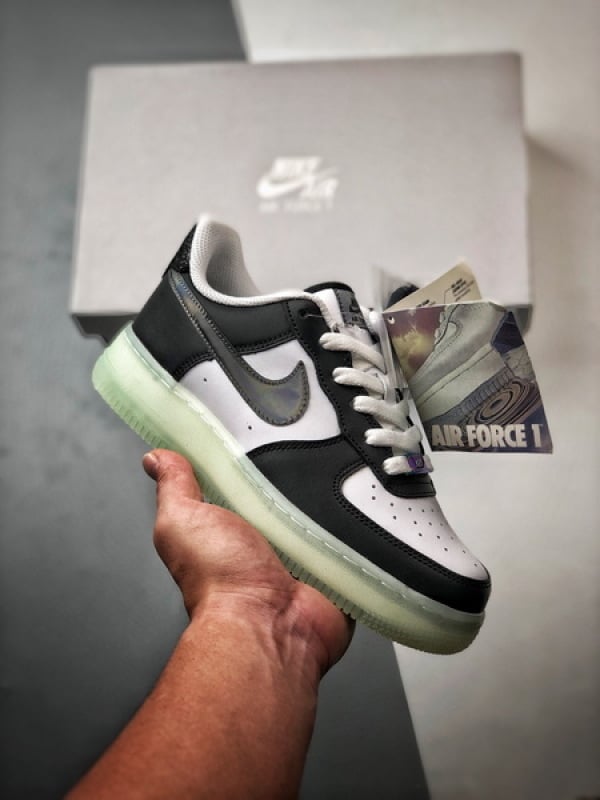 Air Force 1 '07 Low Preto e Branco - Vista 1