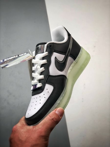 Air Force 1 '07 Low Preto e Branco - Vista 6