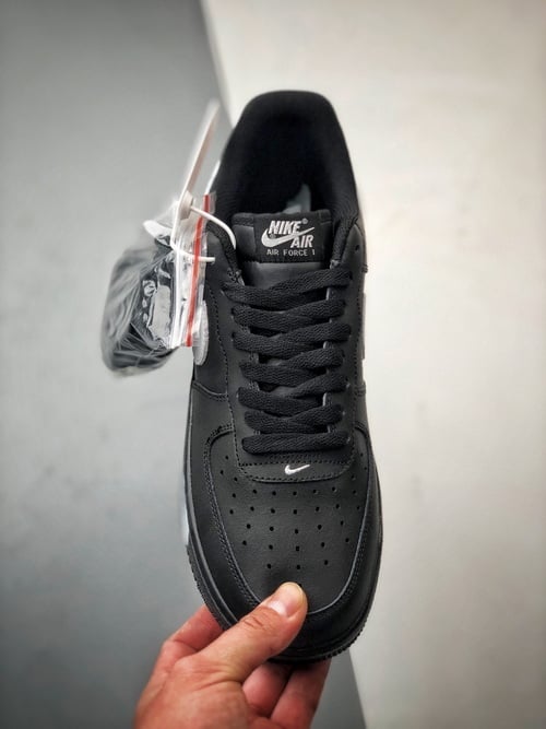 Air Force 1 '07 Low Preto e Branco 2.0 - Vista 9
