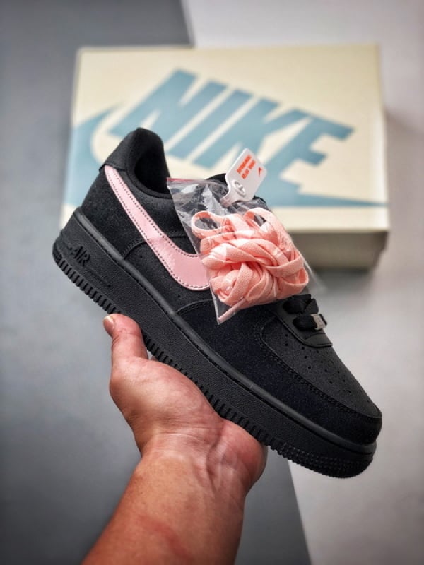 Air Force 1 '07 Low Preto e Rosa Estrelas - Vista 1
