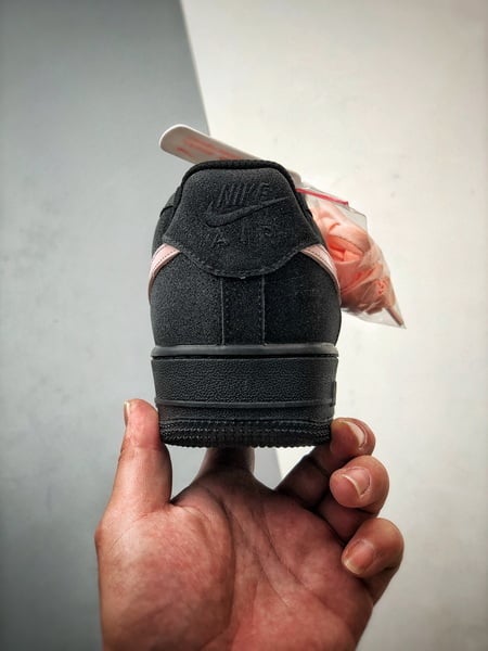 Air Force 1 '07 Low Preto e Rosa Estrelas - Vista 3