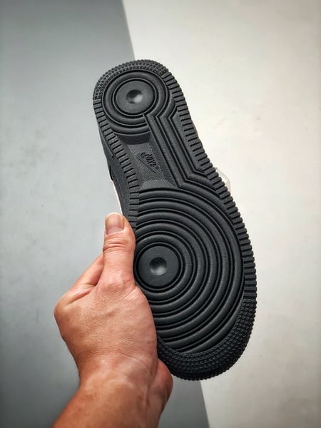 Air Force 1 '07 Low Preto e Rosa Estrelas - Vista 4