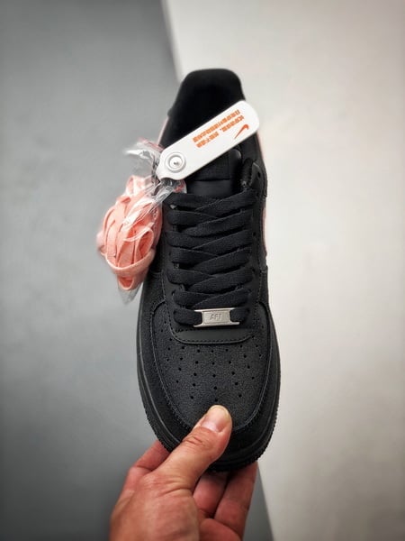 Air Force 1 '07 Low Preto e Rosa Estrelas - Vista 9